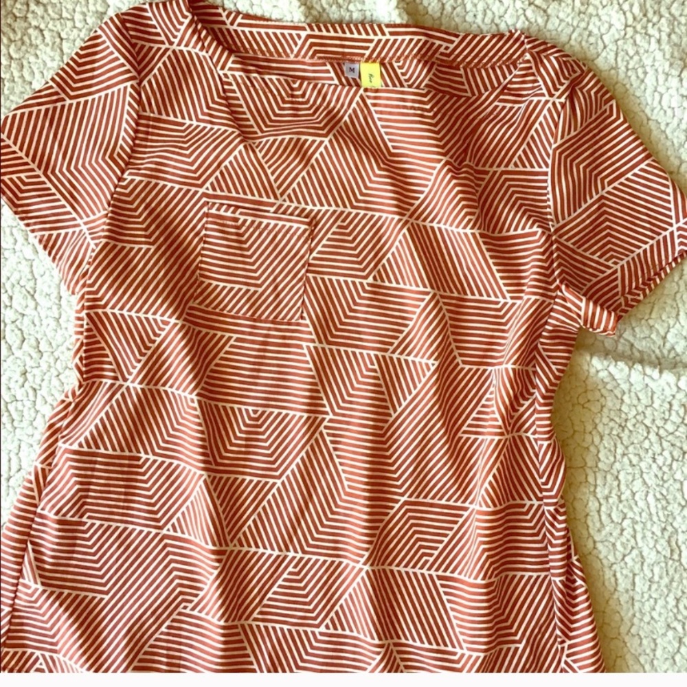 Bee stitched geometric print orange top
